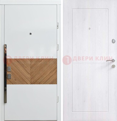 Белая железная дверь МДФ горизонтальной вставкой ДМ-265 в Туле
