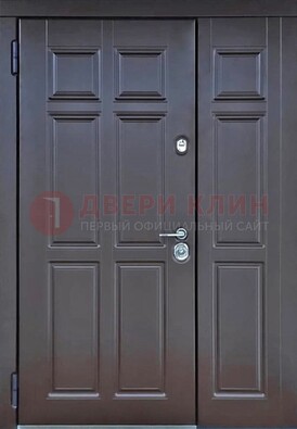 Тёмная двухстворчатая входная дверь для коттеджа с МДФ ДМ-533 в Туле