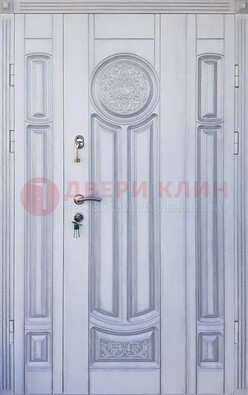 Белая двухстворчатая дверь с массивом дуба ДМД-72 в Туле