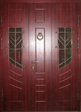 Парадная дверь со вставками из стекла и ковки ДПР-34 в загородный дом в Туле