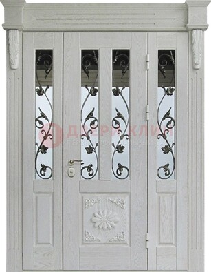 Входная парадная дверь со стеклом и ковкой в белом цвете ДПР-93 в Туле