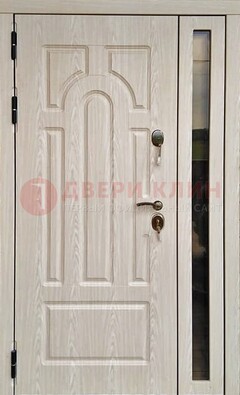 Белая металлическая дверь со стеклом ДС-68 в Туле