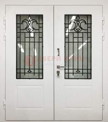 Белая двухстворчатая уличная дверь Винорит со стеклом ДСТ-4 в Туле