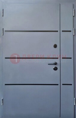 Серая металлическая тамбурная дверь с молдингами ДТМ-42 в Туле