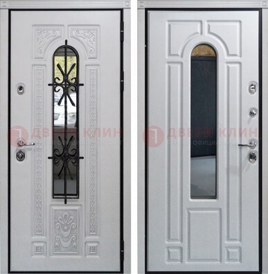 Белая стальная дверь с виноритом и ковкой снаружи ДВТ-197 в Туле
