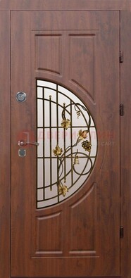 Стальная коричневая дверь с виноритом и ковкой ДВТ-82 в Туле